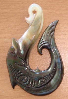 shell carving pearl hook
