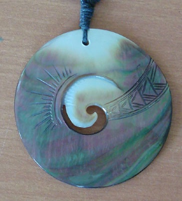 shell carving necklace
