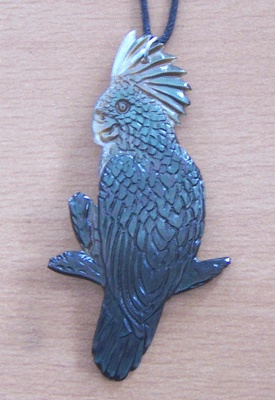 black mop shell carved necklace