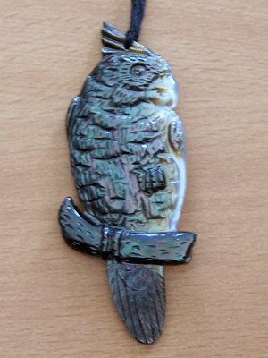 black mop shell carved necklace