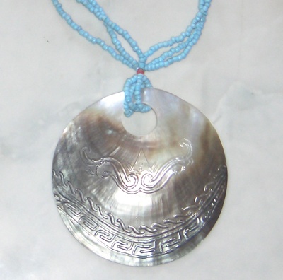 necklace carving style