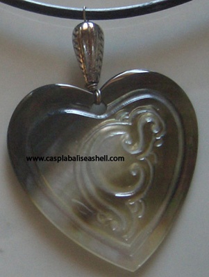 necklace carving style