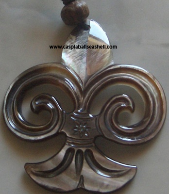 necklace carving style