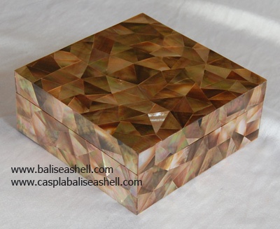 box from shell mabe art jewelry