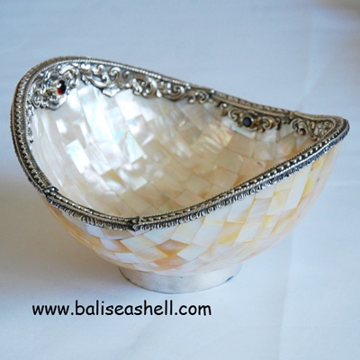 seashell bowl with silver crafts