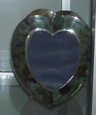 frame love green shell
