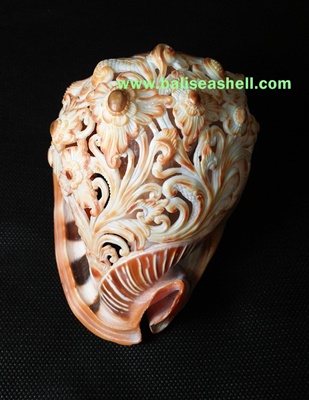 Carving Art At Melo Shell