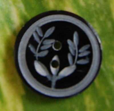 shell button carving