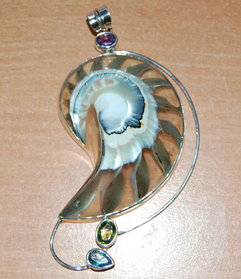 Shell Cut With Receine Art Silver Pendants
