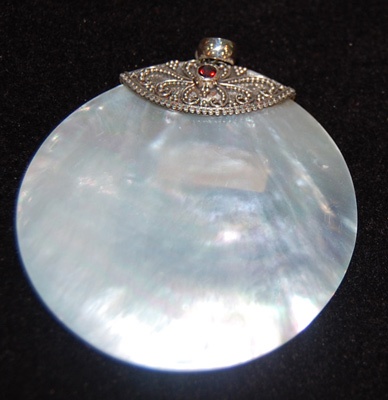 Pendants Shell With Mop Silver
