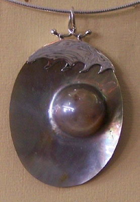 Halfer Pearl Mabe Brown Shell