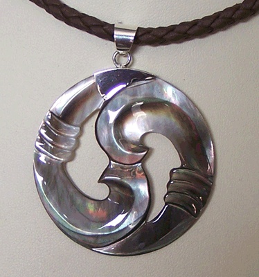 Mop Pendant Black Carving