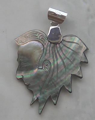 Face Carved Mop Black Pendant