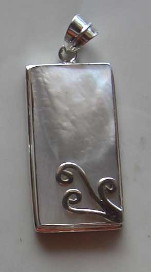 Mop Pendant With Silver