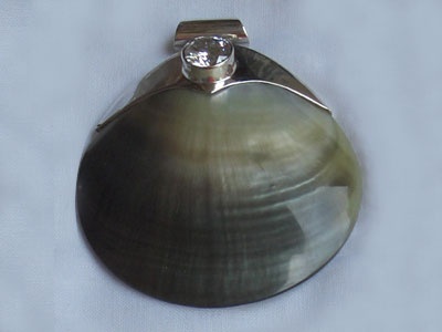 Black Shell Mop With Silver Jewel